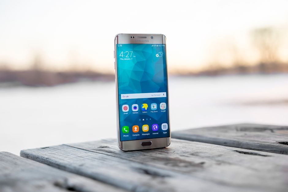 Samsung Yeniden Zirvede: Akıllı Telefon Pazarında Liderlik El Değiştirdi, Ancak Bellek Krizi Sektörü Sallıyor
