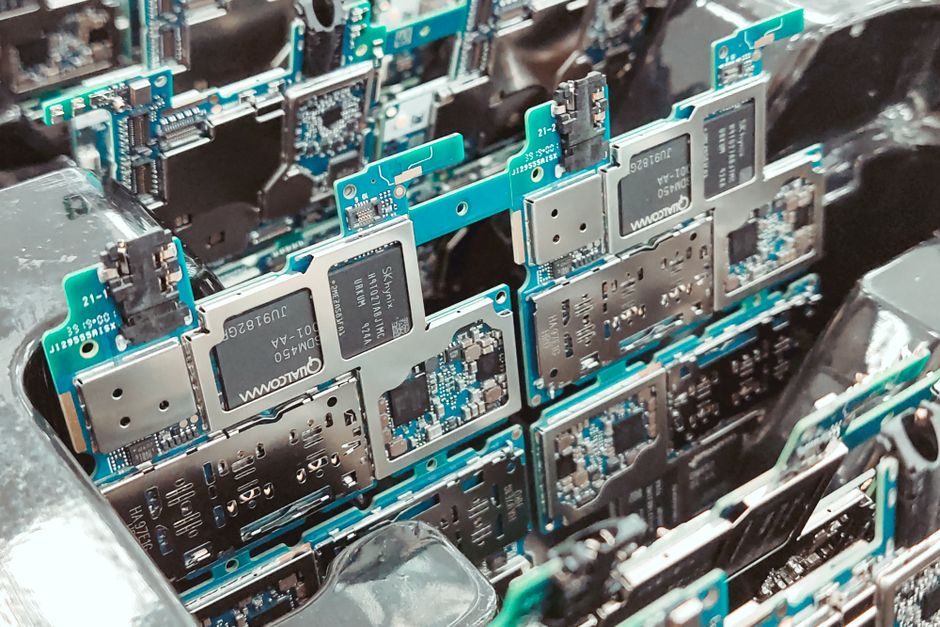Qualcomm'dan Beklenmedik Hamle: Snapdragon X3 Ertelendi, X2 Serisine Yenileme Geliyor