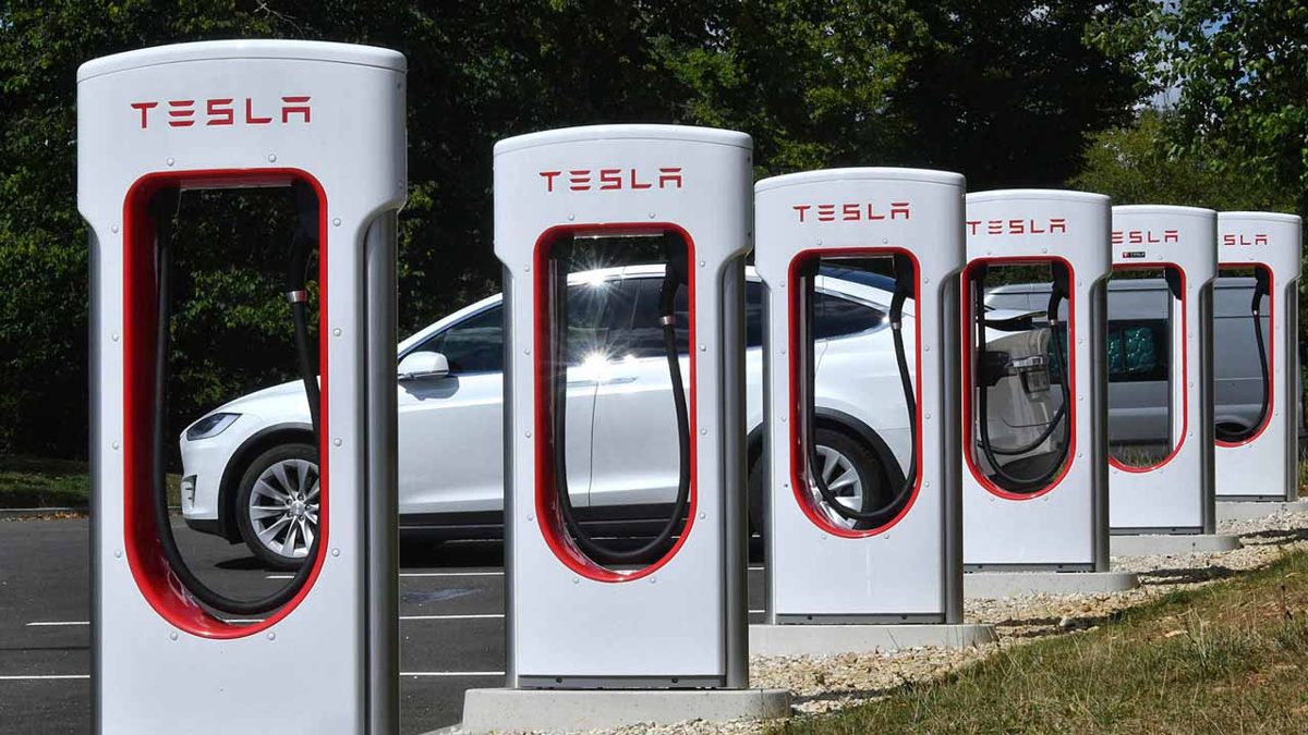 Tesla Supercharger Fiyatları Yükseldi: Elektrikli Araç Sahiplerini Neler Bekliyor?